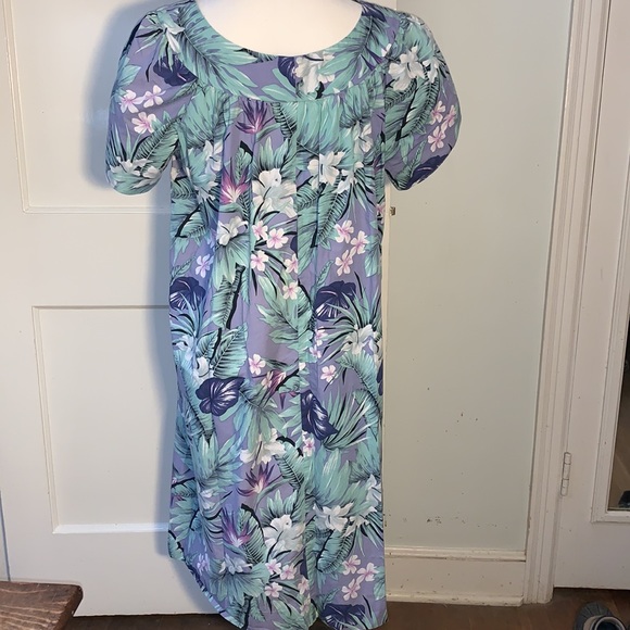 Hilo Hattie 🌺Vintage Hawaiian MuuMuu Floral Dress w/ 1 Pocket 100% Cotton XL - Picture 2 of 9